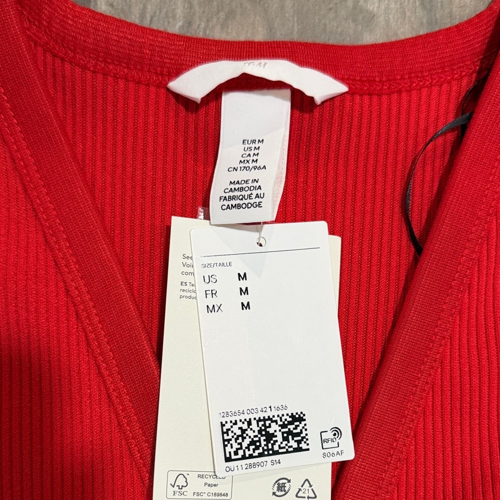 H&M Red and Cream Button-Up Vests - Picture 2 of 3
